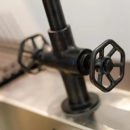 New&modern Dora * Vrh