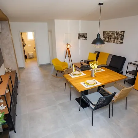 דירה New&modern Dora